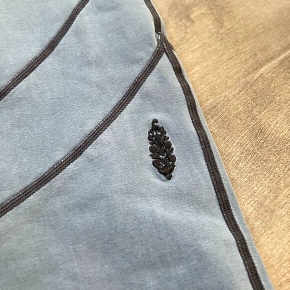 NWT Free People Movement New Flow Leggings Vintage Indigo Sz L - Picture 3 of 6